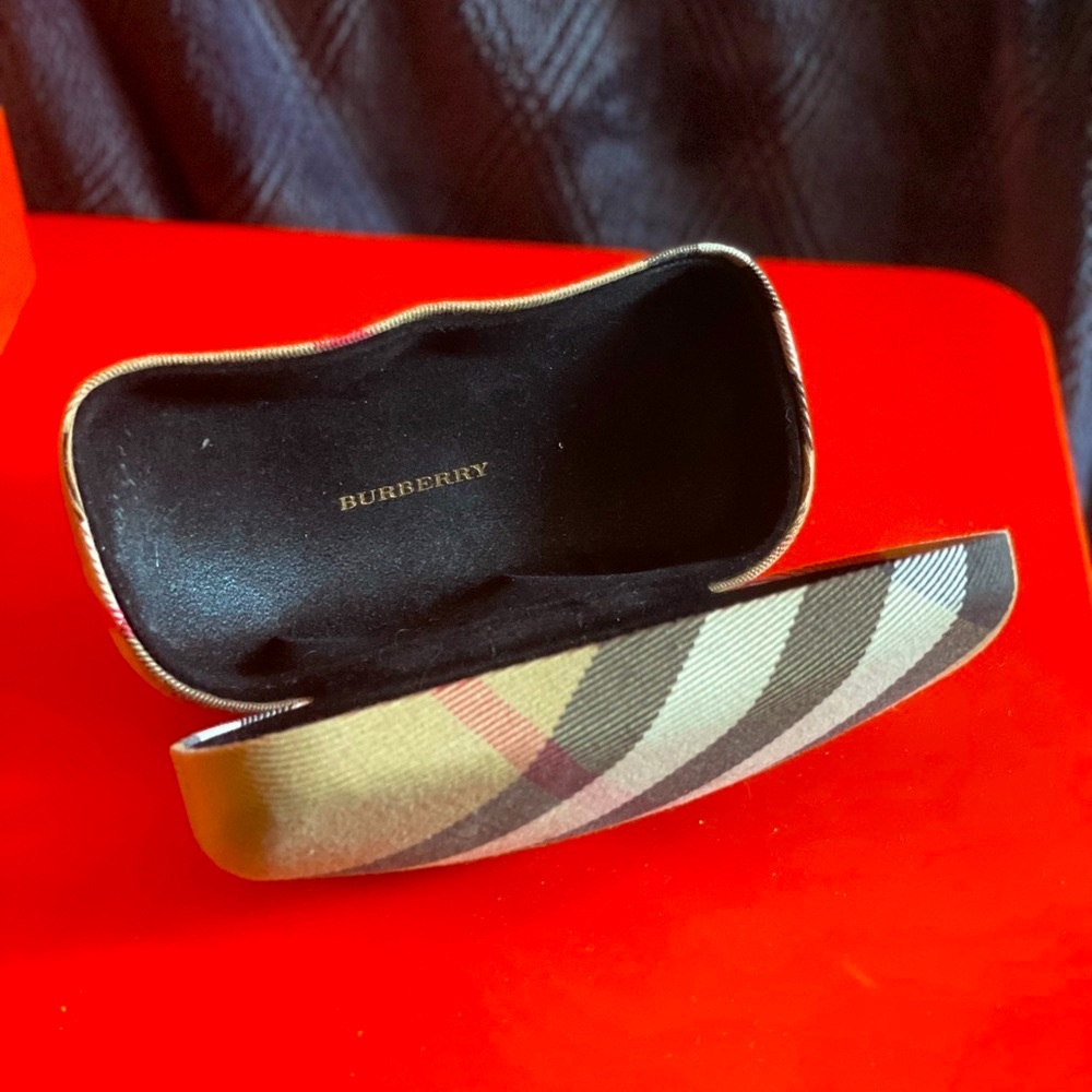 Burberry Nova Check Sunglasses Case 🌞 🕶 - Picture 3 of 6